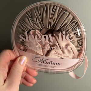 Sleepy Tie Satin Hair Accessory- medium/ never used! Perfect condition